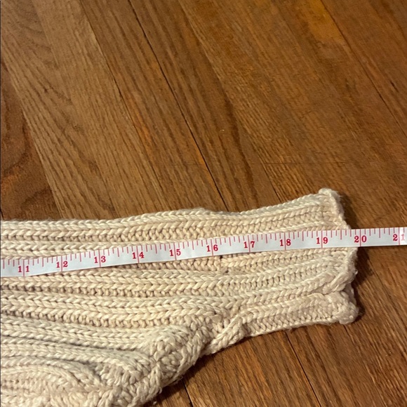 Lavon Cozy Cream Wool Ribbed Turtleneck Sweater - Picture 8 of 9